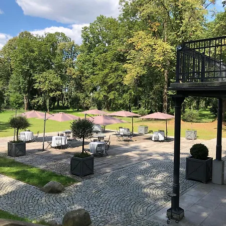 Palac Ojrzanow - Gasthof *