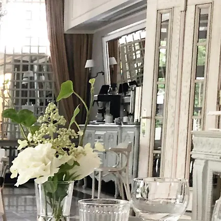 Palac Ojrzanow - Gasthof