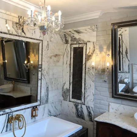 Palac Ojrzanow - Gasthof *